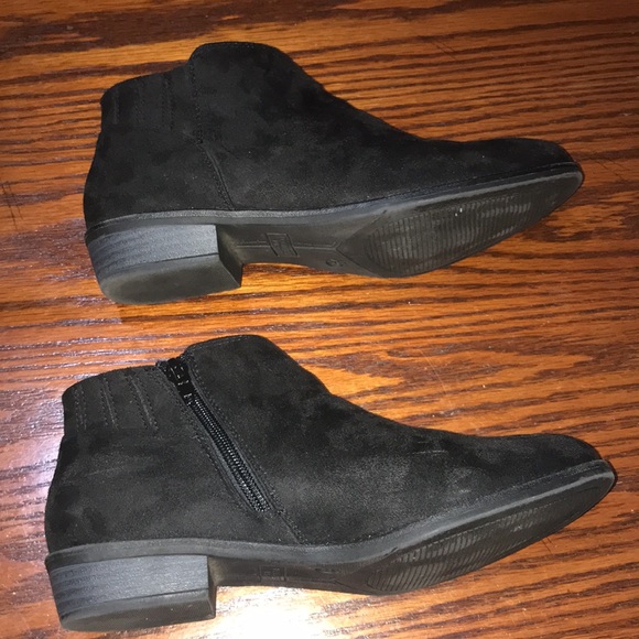 Women’s Black Suede Booties Size 7.5 M - Picture 3 of 16